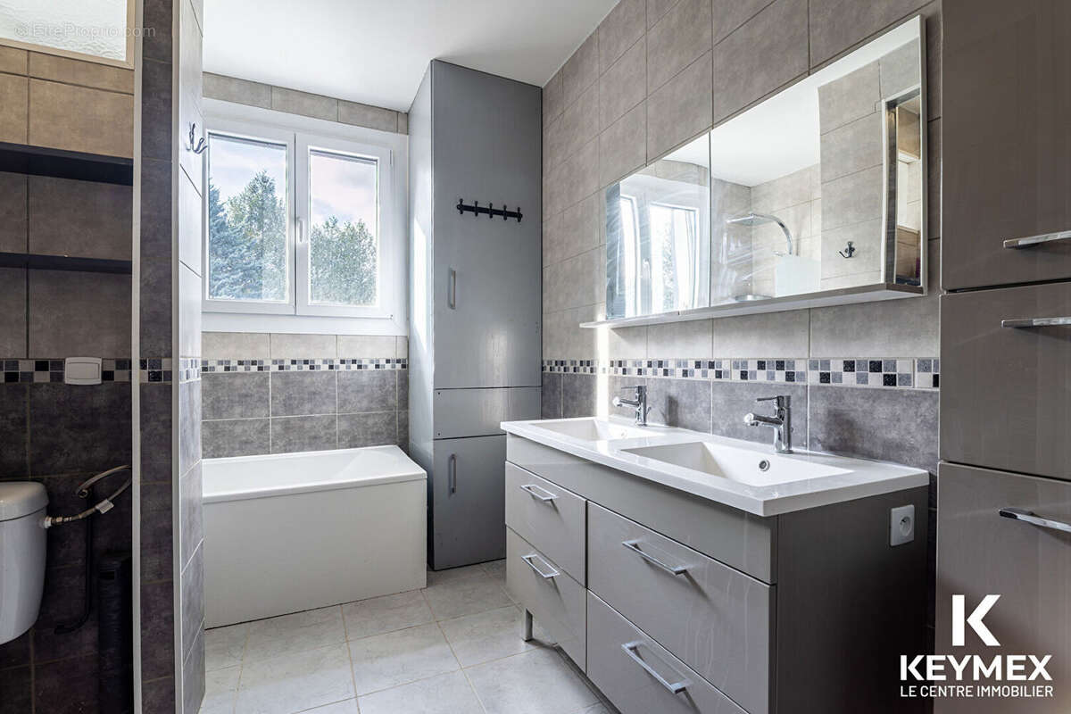 Appartement à NOAILLES