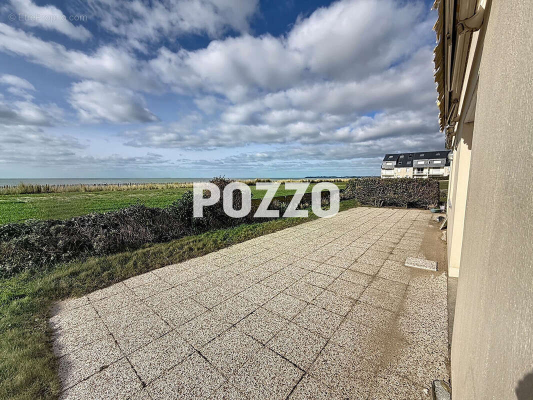 Appartement à JULLOUVILLE