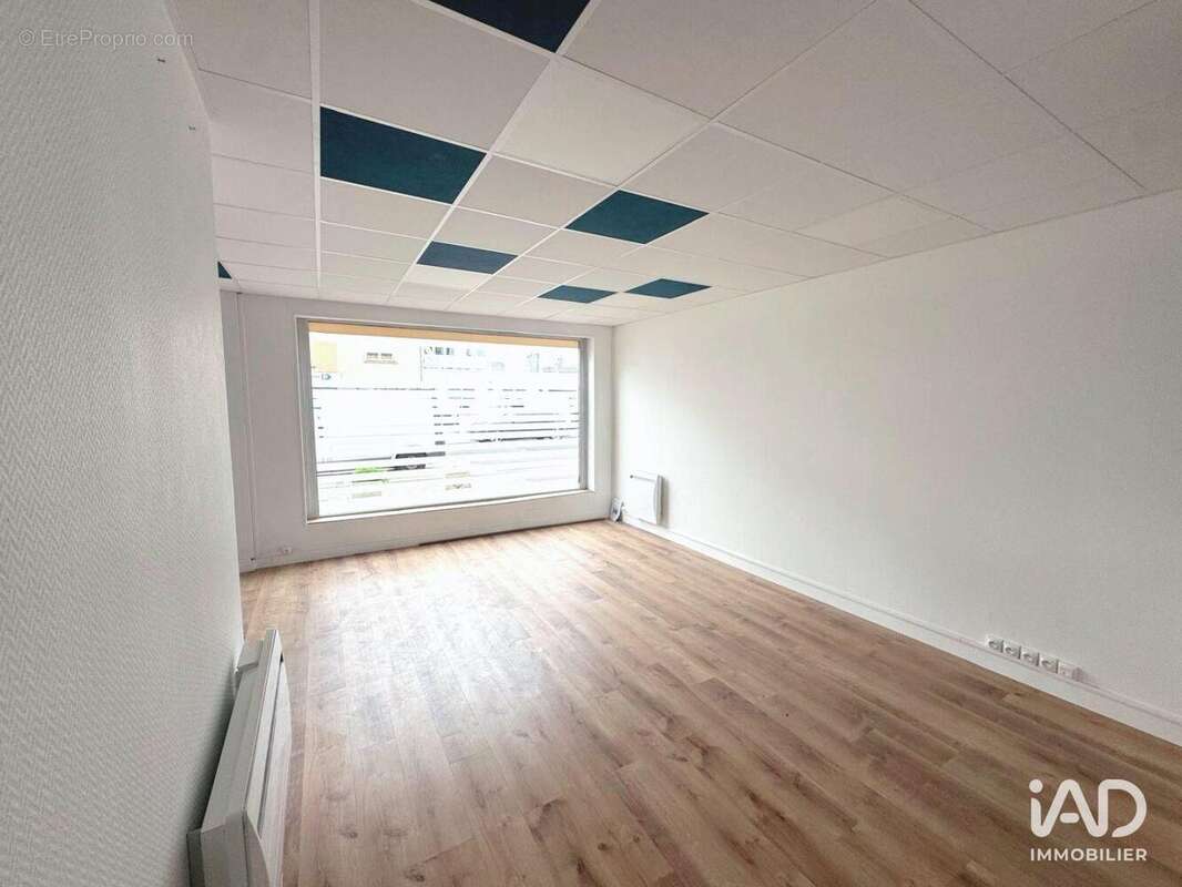 Photo 4 - Commerce à SAINTE-GENEVIEVE-DES-BOIS