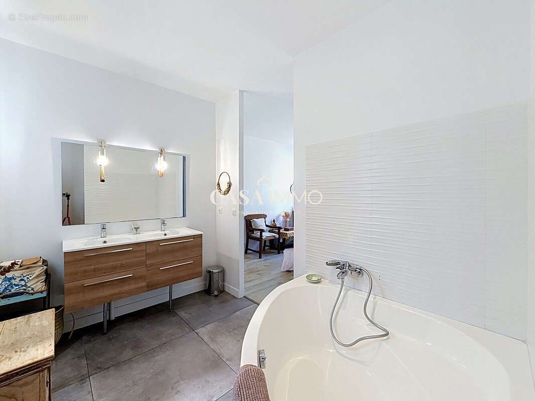 Appartement 105 m² à Carqueiranne  - photo 8