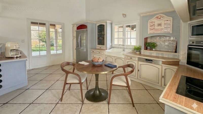 Maison à TONNAY-CHARENTE