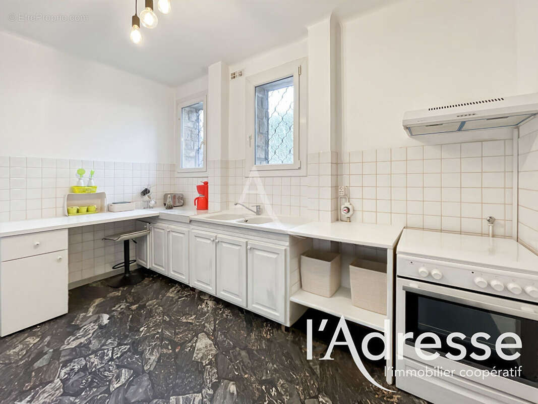 Appartement à CEYRESTE