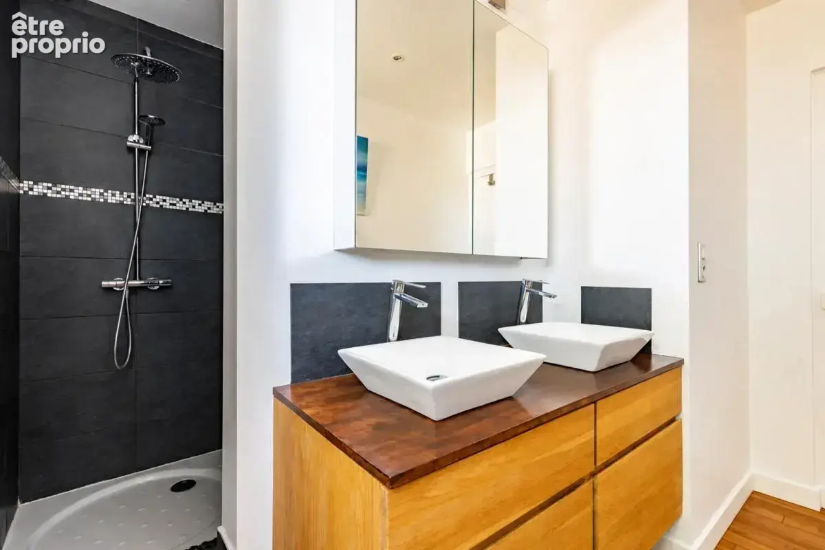 Maison de 7 pièces de 260 m² à Saint-Sébastien - photo 15