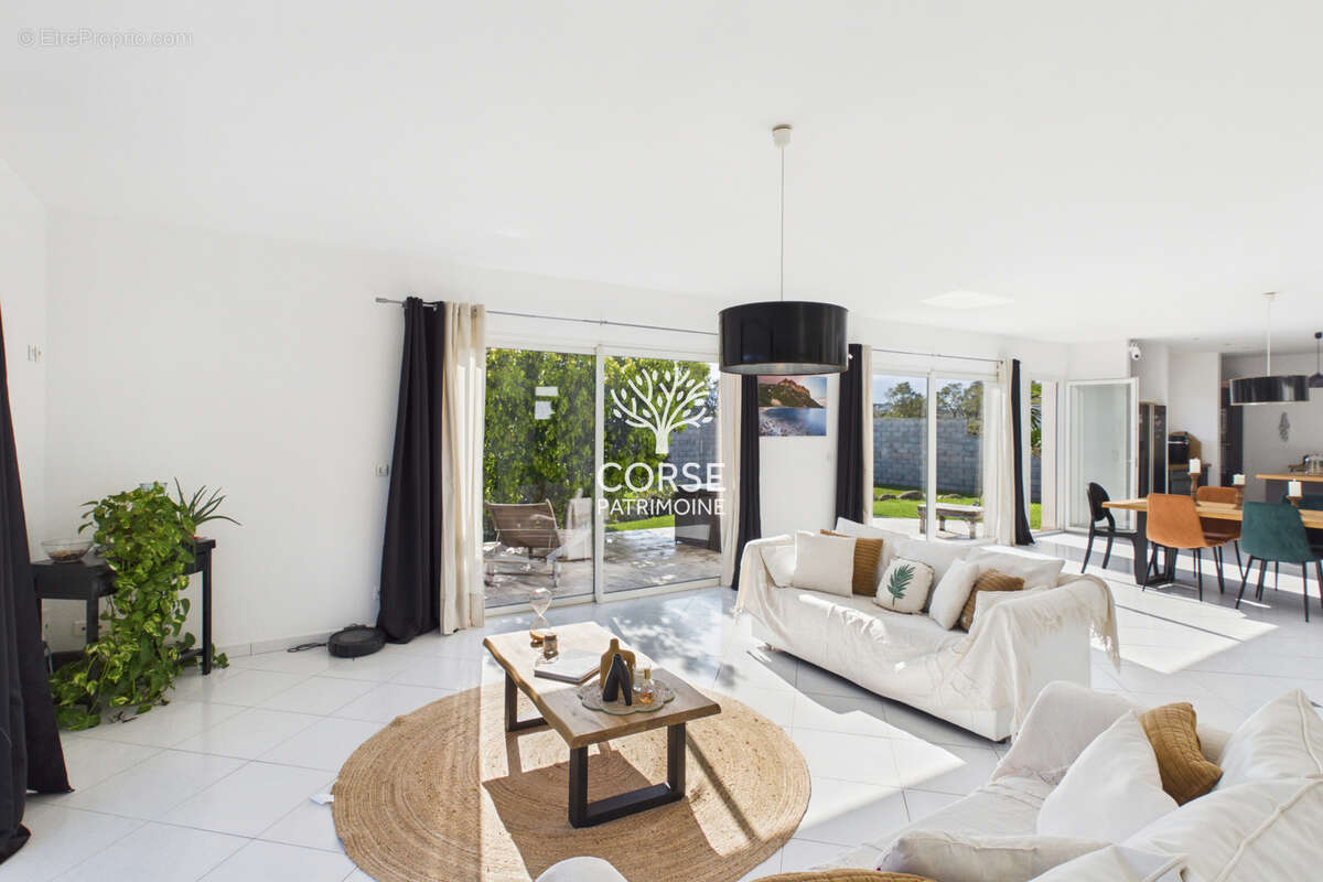 Maison à PORTO-VECCHIO