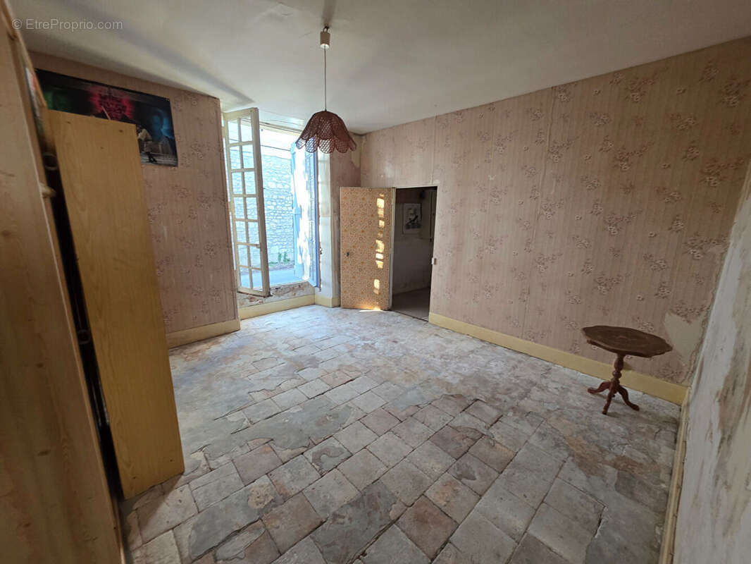 Maison à TOURNON-SAINT-MARTIN