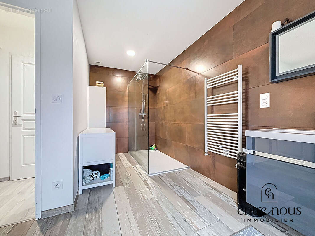 Photo 8 - Maison à COURS-LA-VILLE