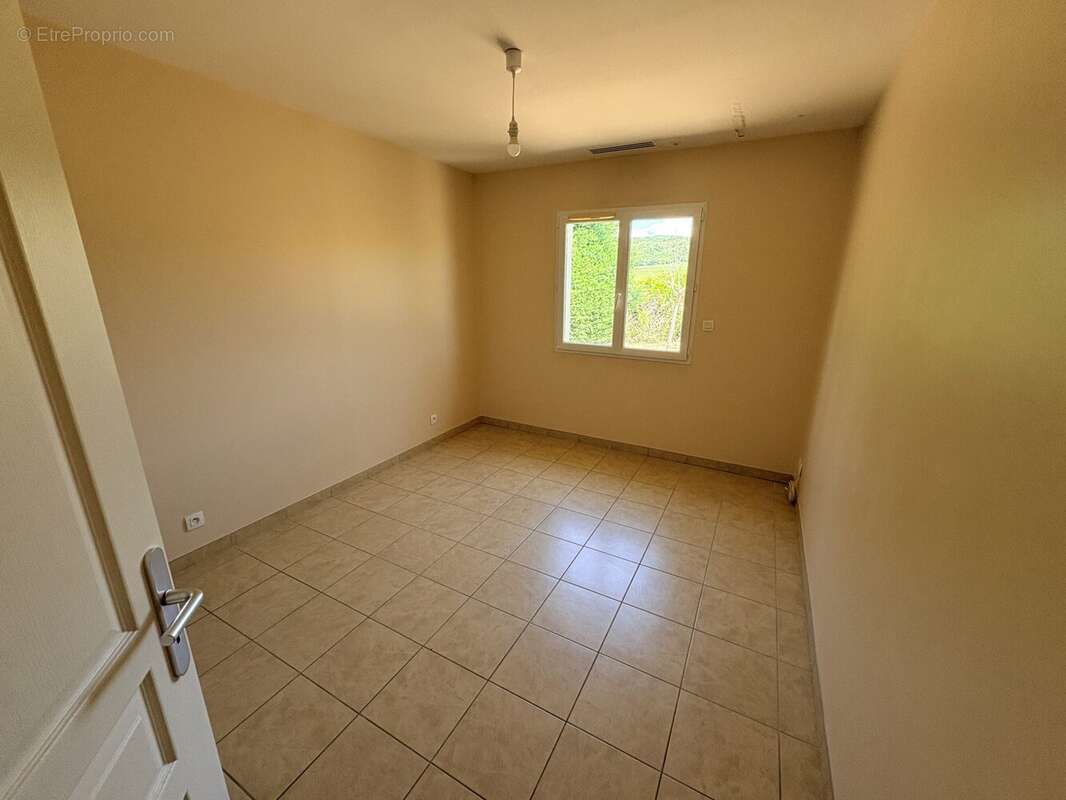 Maison 90 m² à Saint-Donat-Sur-L'herbasse  - photo 7
