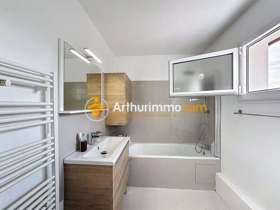 Maison à L&#039;ISLE-D&#039;ABEAU