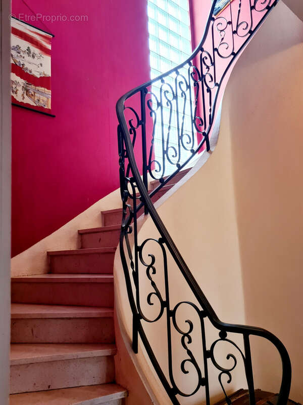 Maison à SAINT-MEDARD-DE-GUIZIERES