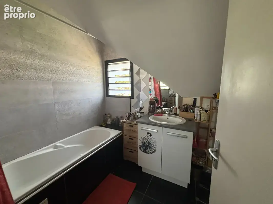 Emplacement Exceptionnel pour ce T3 de 74 m2 utiles à 100 mètres du lagon - photo 11
