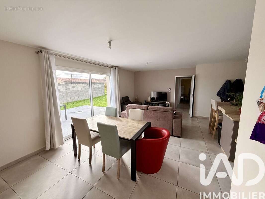 Photo 7 - Maison à XAMBES