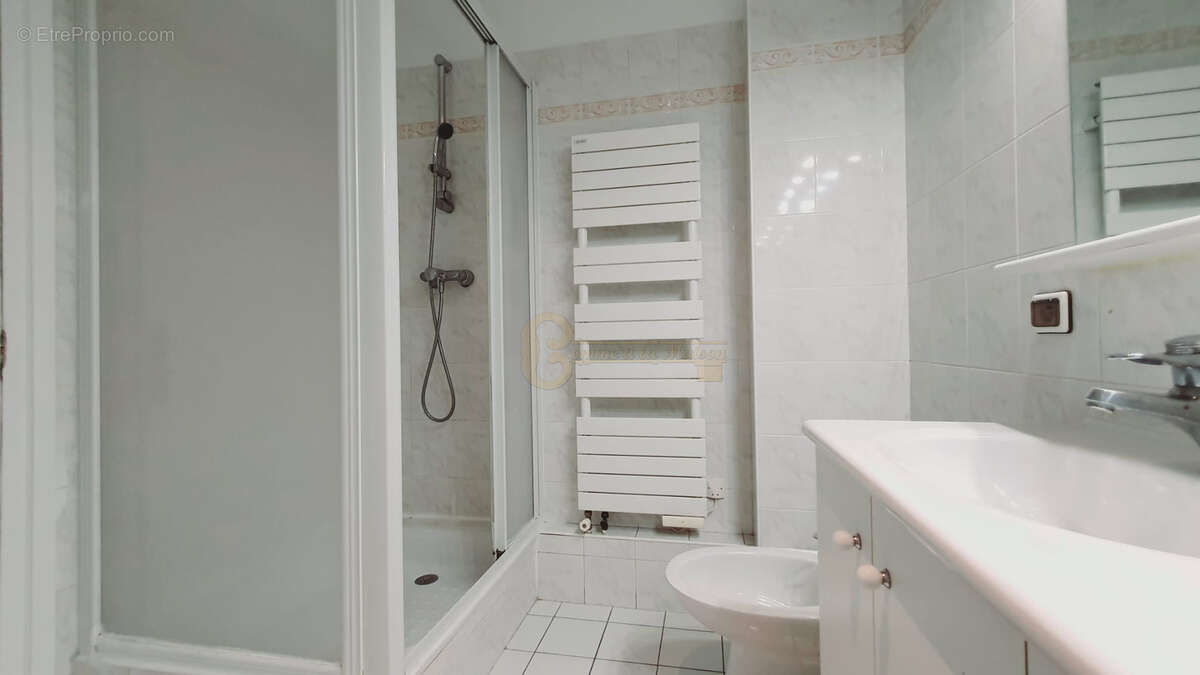 Appartement à PARIS-8E