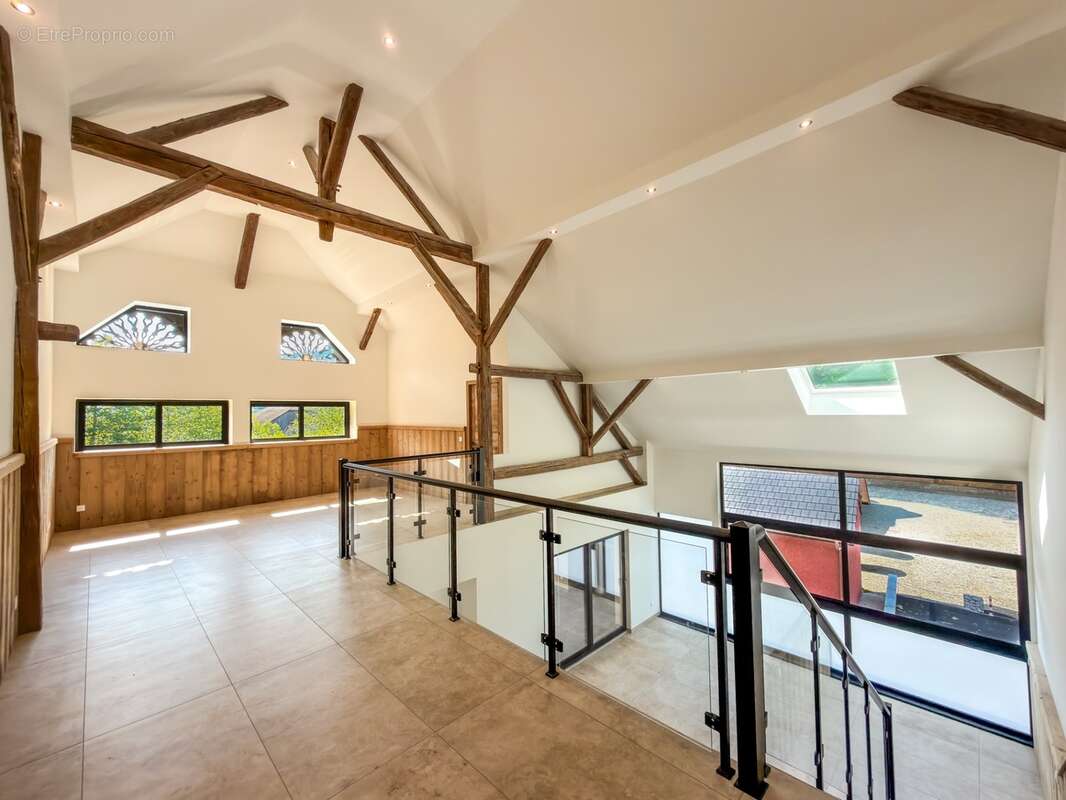 À vendre – Magnifique appartement T5 traversant en triplex de 196,54 m² au sol à Viuz-en-Sallaz - photo 9
