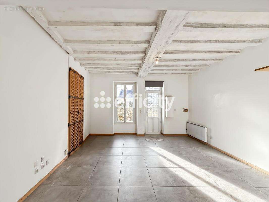 Maison à SAINTE-MAURE-DE-TOURAINE