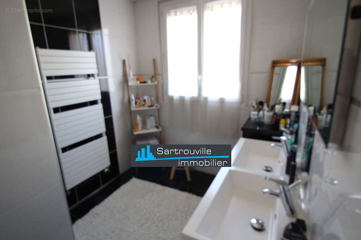 Maison à SARTROUVILLE