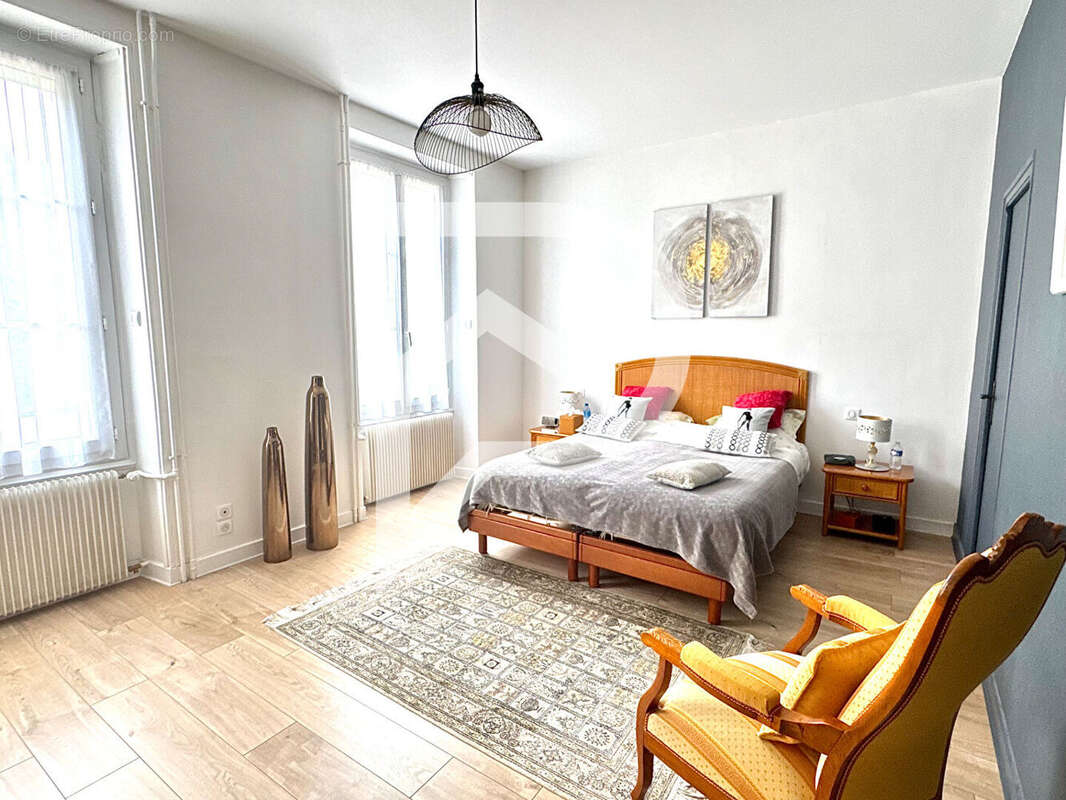 Maison à SUZANNECOURT