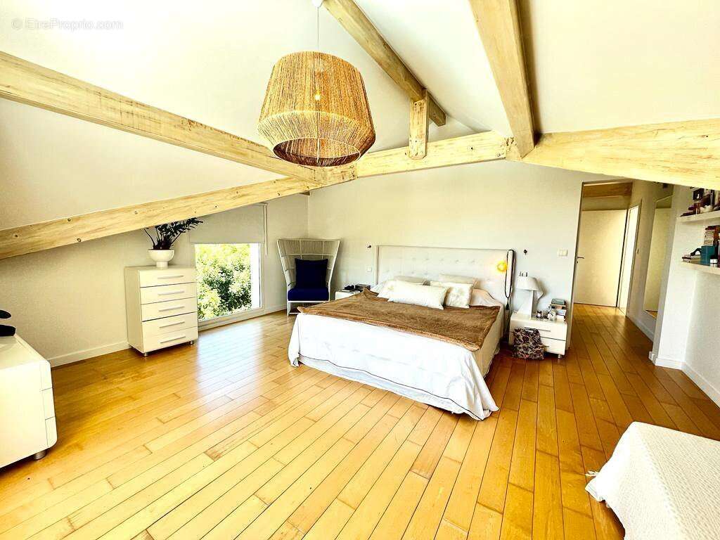 Maison à MENTHON-SAINT-BERNARD