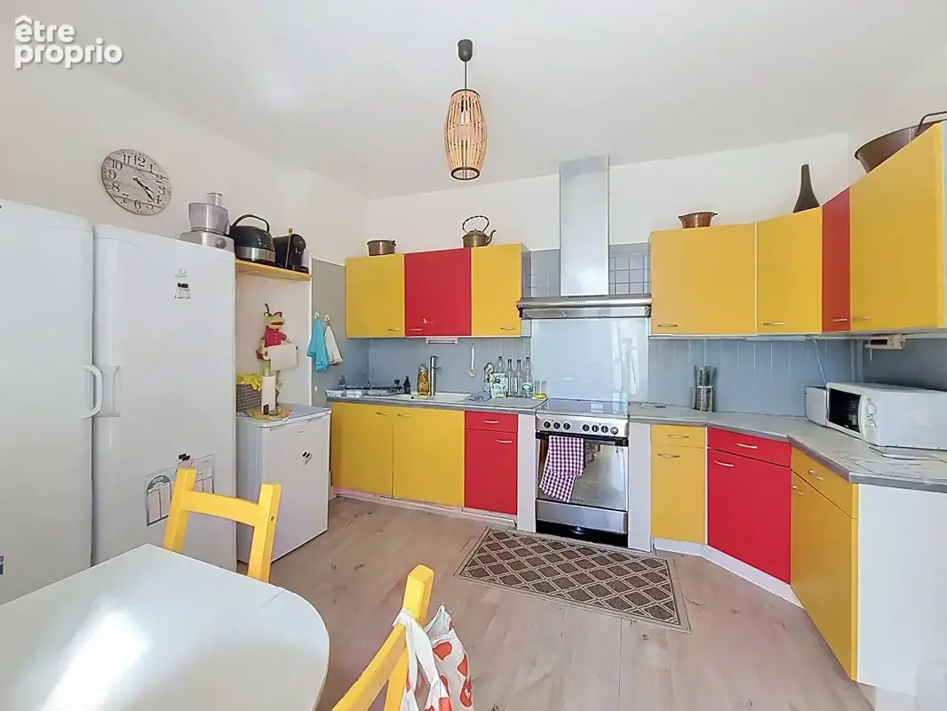 Immeuble Saint Julien Beychevelle env 240 m2 - photo 4