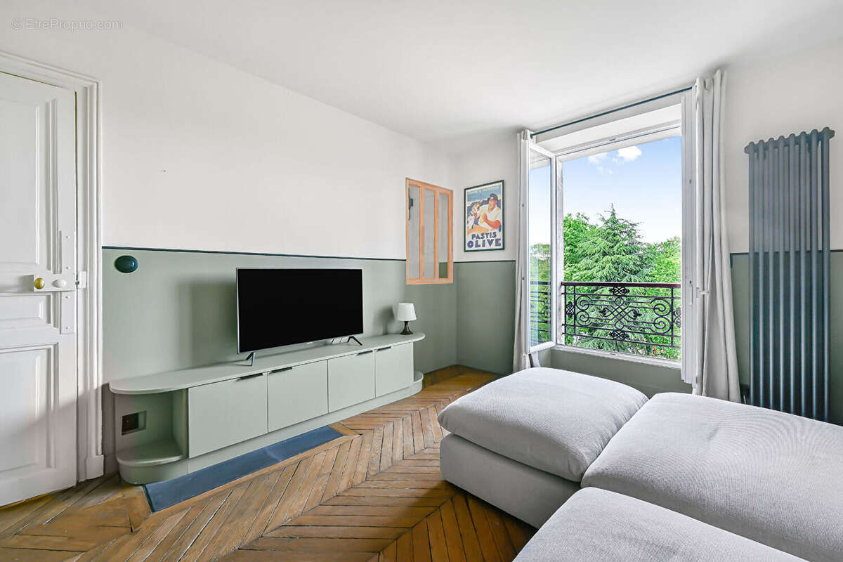 Appartement à PARIS-14E