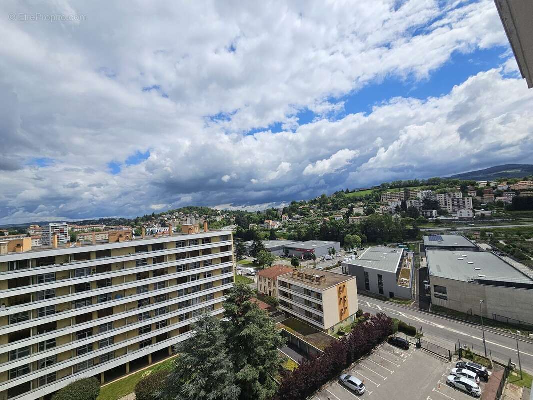 Appartement 50 m² à Saint-Etienne  - photo 8