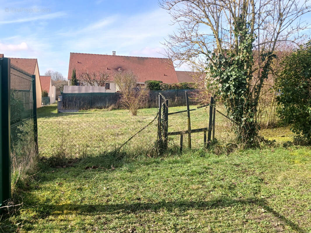 Terrain à BEAUNE-LA-ROLANDE