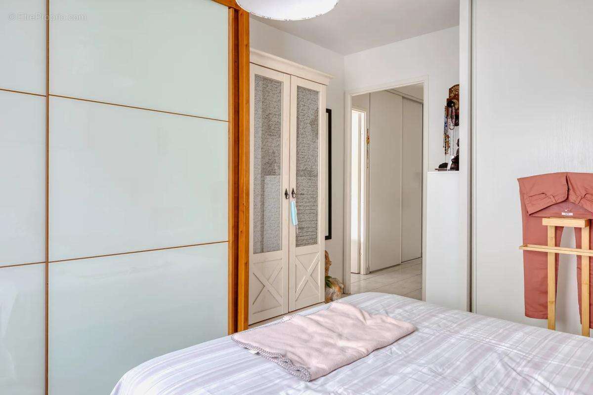 Appartement à LA RIVIERE-SAINT-SAUVEUR