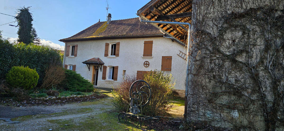 Maison à LES AVENIERES