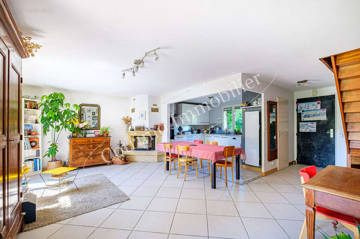 Genas Hyper centre maison 4 chambres - photo 6