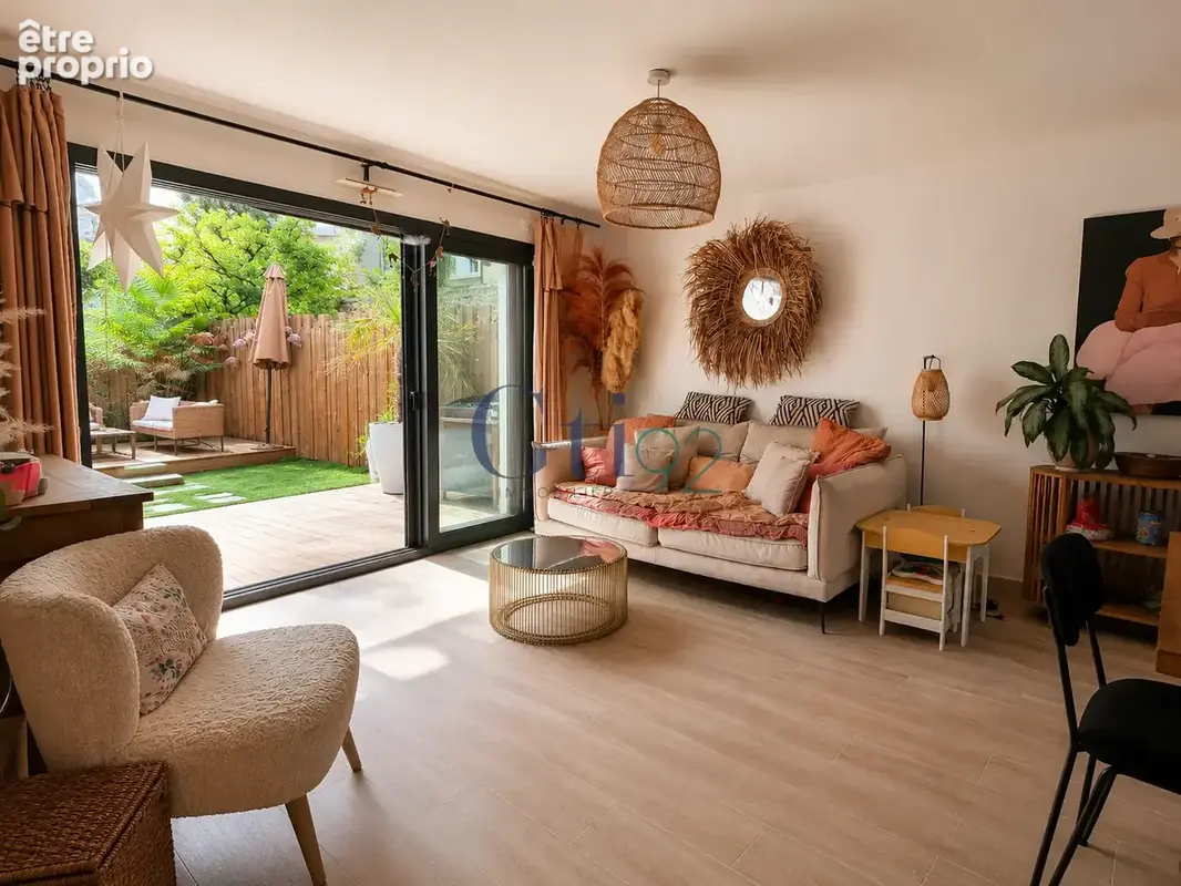 Maison recente avec un agreable jardin expose sud de plain pied - au centre-ville et a 5min a pied du rer b ! - photo 4