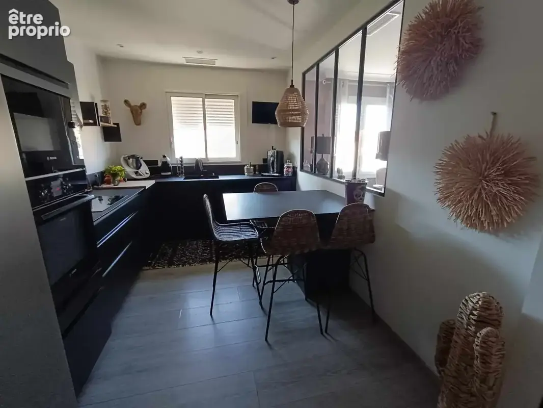 Vends maison rénovée de 90m2, 3 chambres, garage, piscine, R+1 à Maureilhan - photo 4