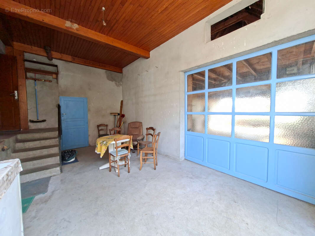 Grande maison de 130 m2 avec garage, dépendance et vastes abris sur jardin clos   Lagor (64170) - photo 13