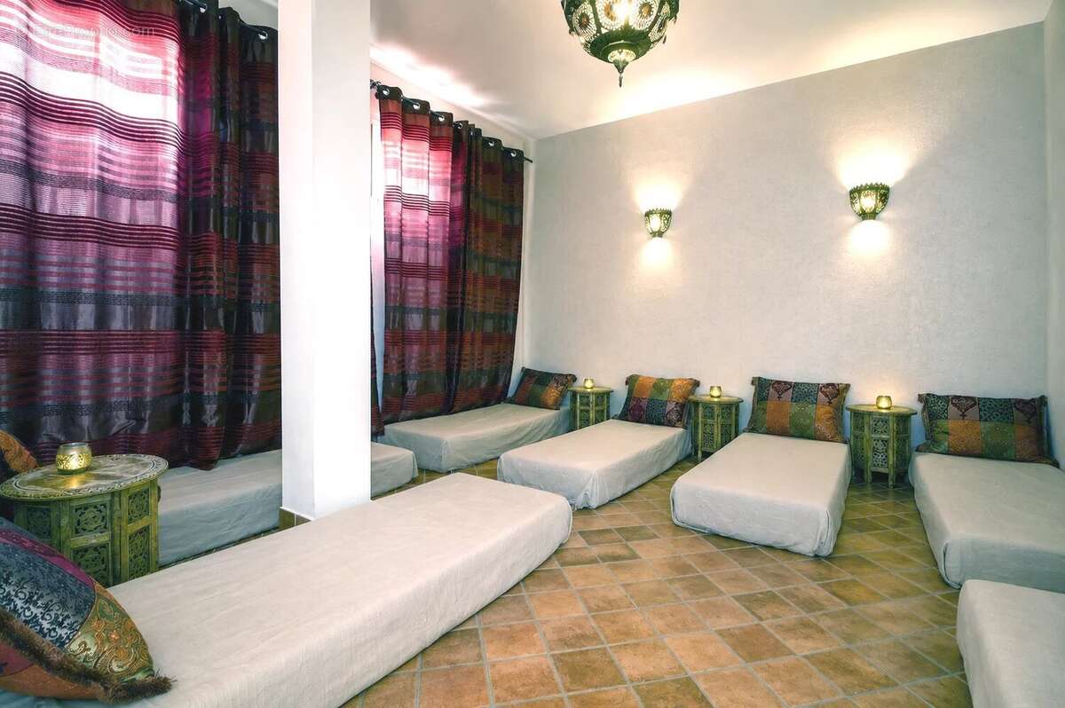 Appartement 241 m² à Maurepas  - photo 7