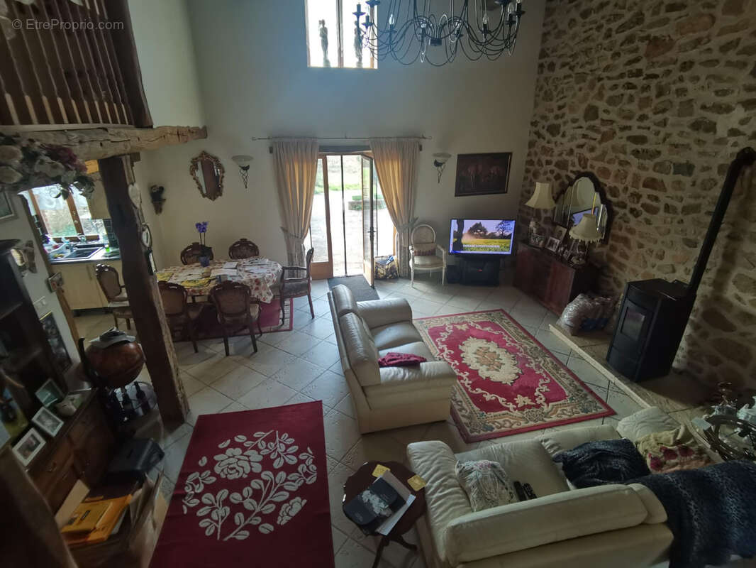 Maison à SAINT-JUNIEN