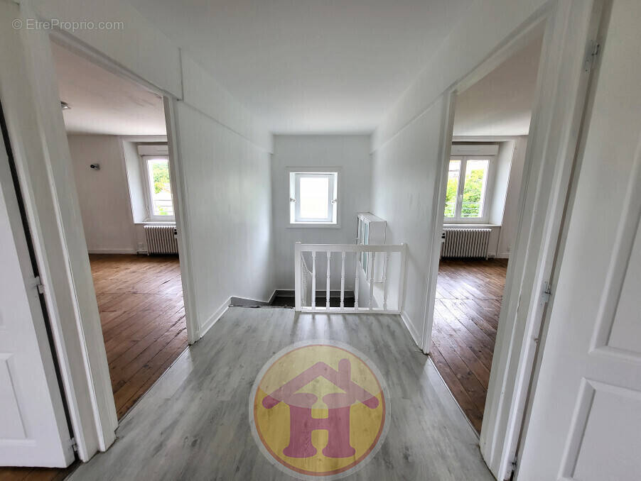 Maison à SAINT-JUNIEN