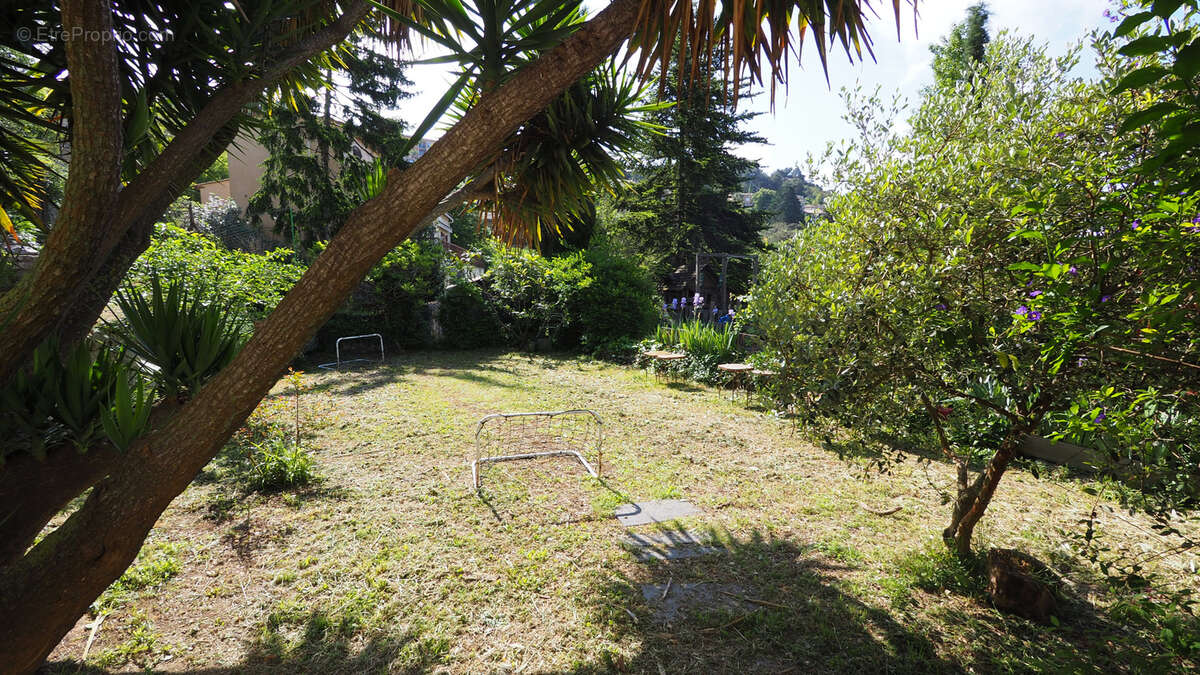 Terrain à LA TURBIE