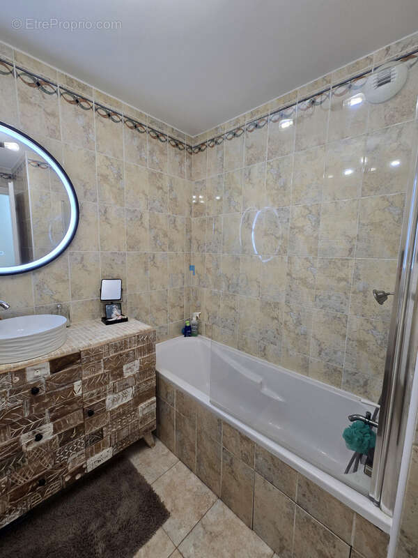 St raphael - t3 75m2 rdjardin + garage - photo 9