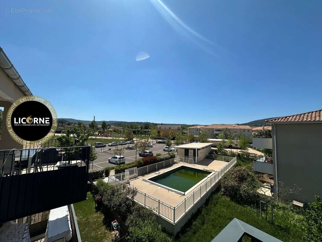 Appartement à LE PUY-SAINTE-REPARADE