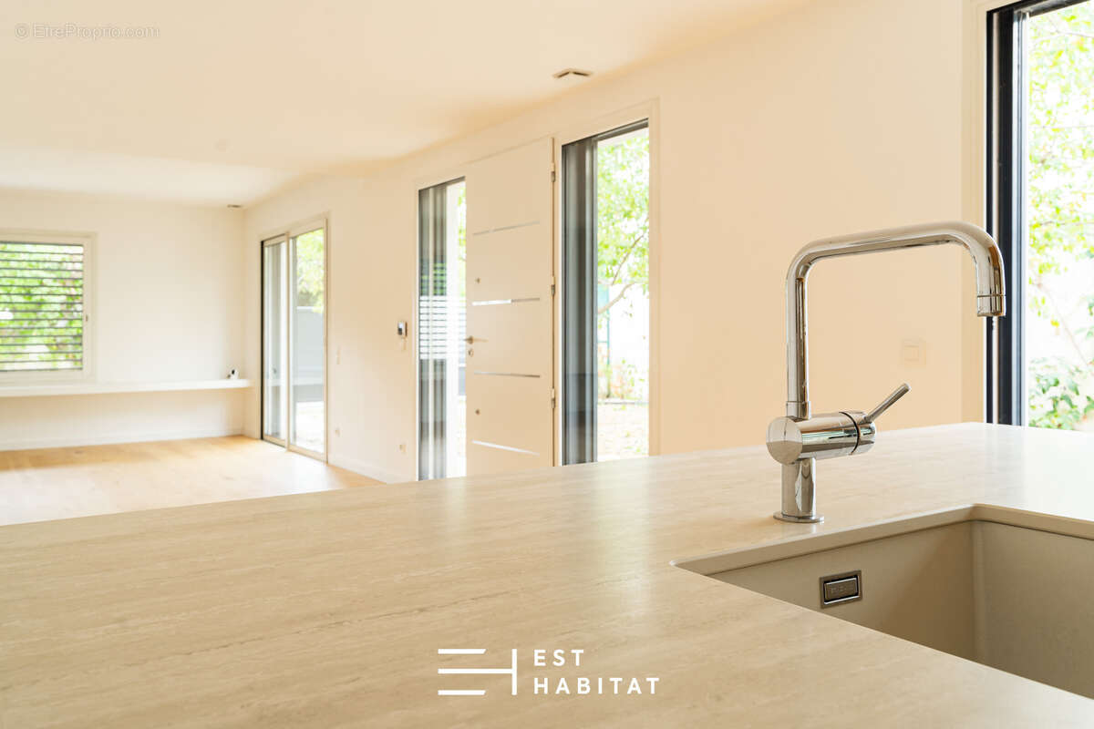 EXCLUSIVITÉ COTE PAVEE: Maison T5 contemporaine - photo 5