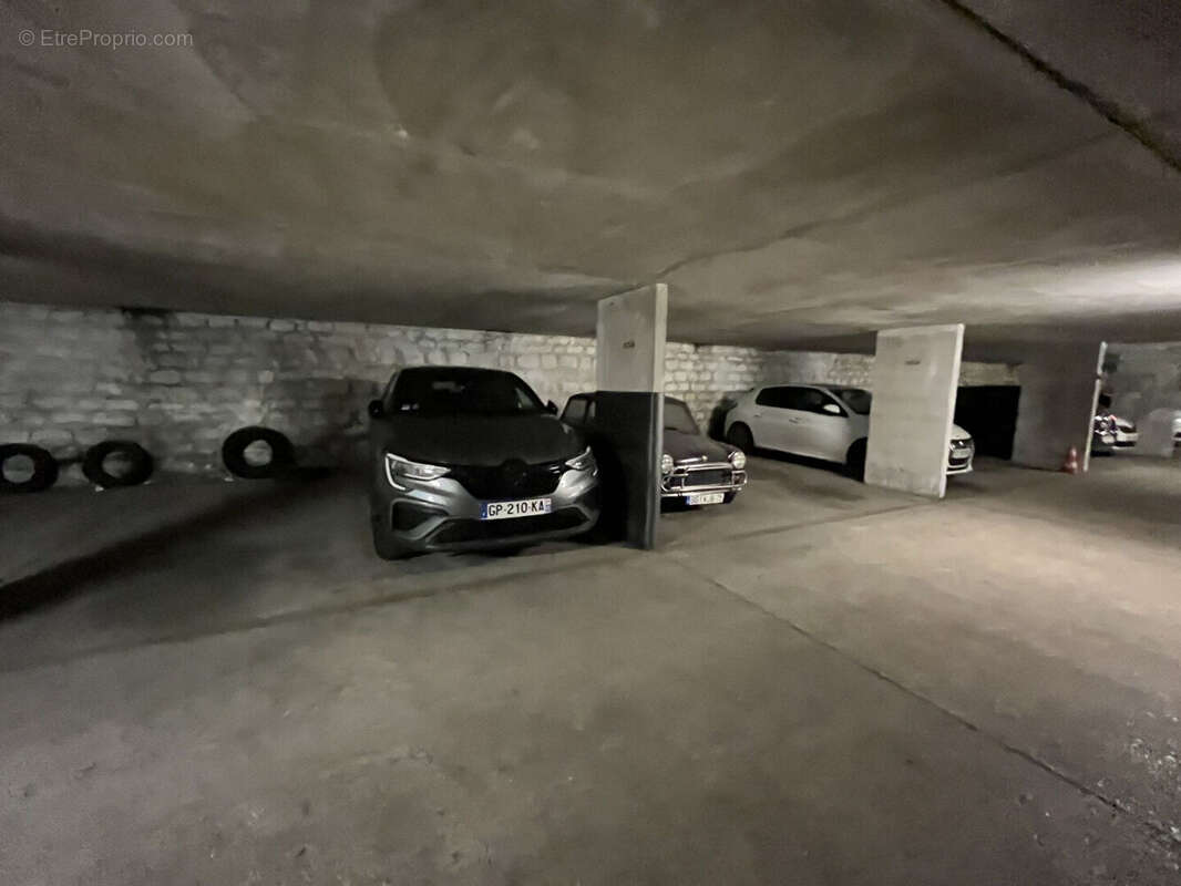 Parking à MONTROUGE