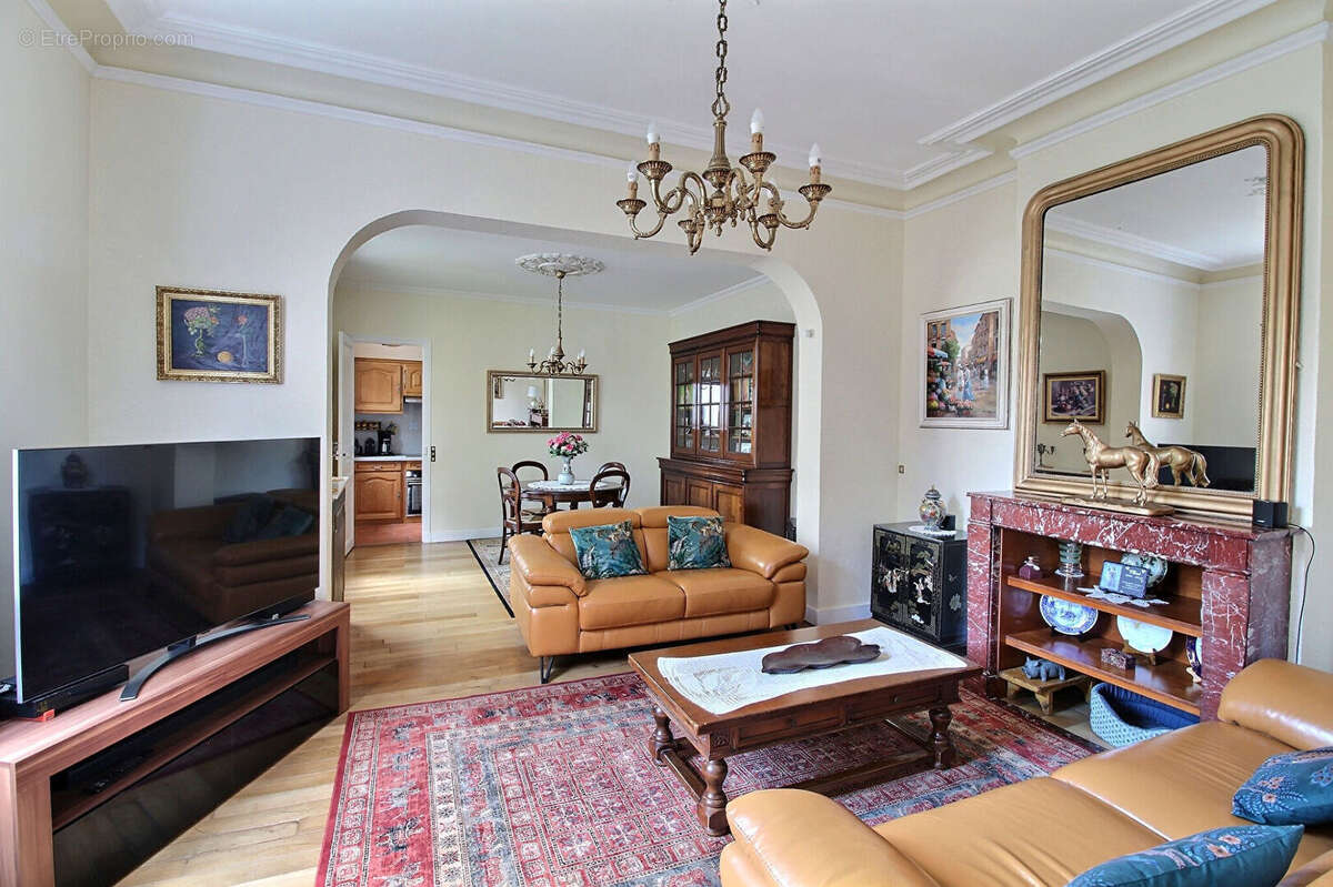 Maison à LA GARENNE-COLOMBES