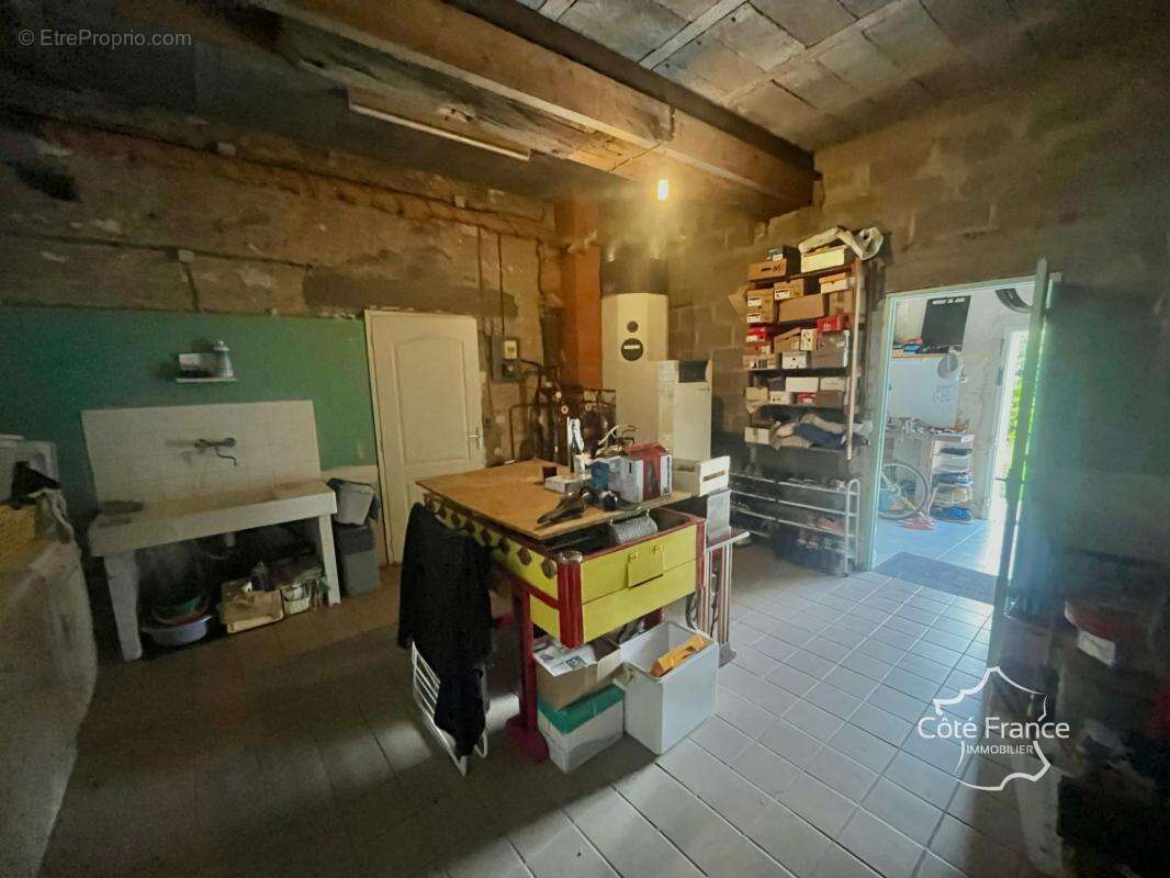 Maison à AILLANT-SUR-THOLON