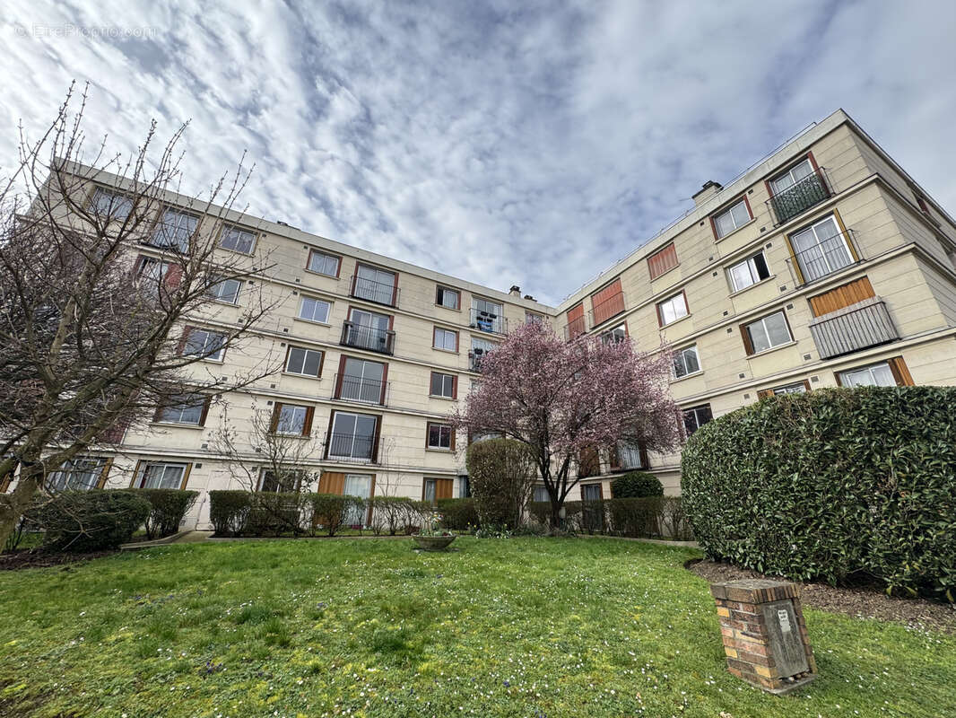 Appartement à LE PERREUX-SUR-MARNE