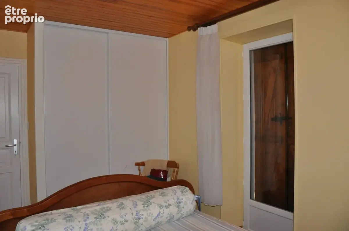 Belle maison rénovée en 2010, avec 2 chambres, terrain de 693 m2, louée 700 €/mois hors charges. - photo 16