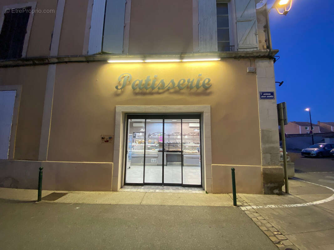 Commerce à CADEROUSSE