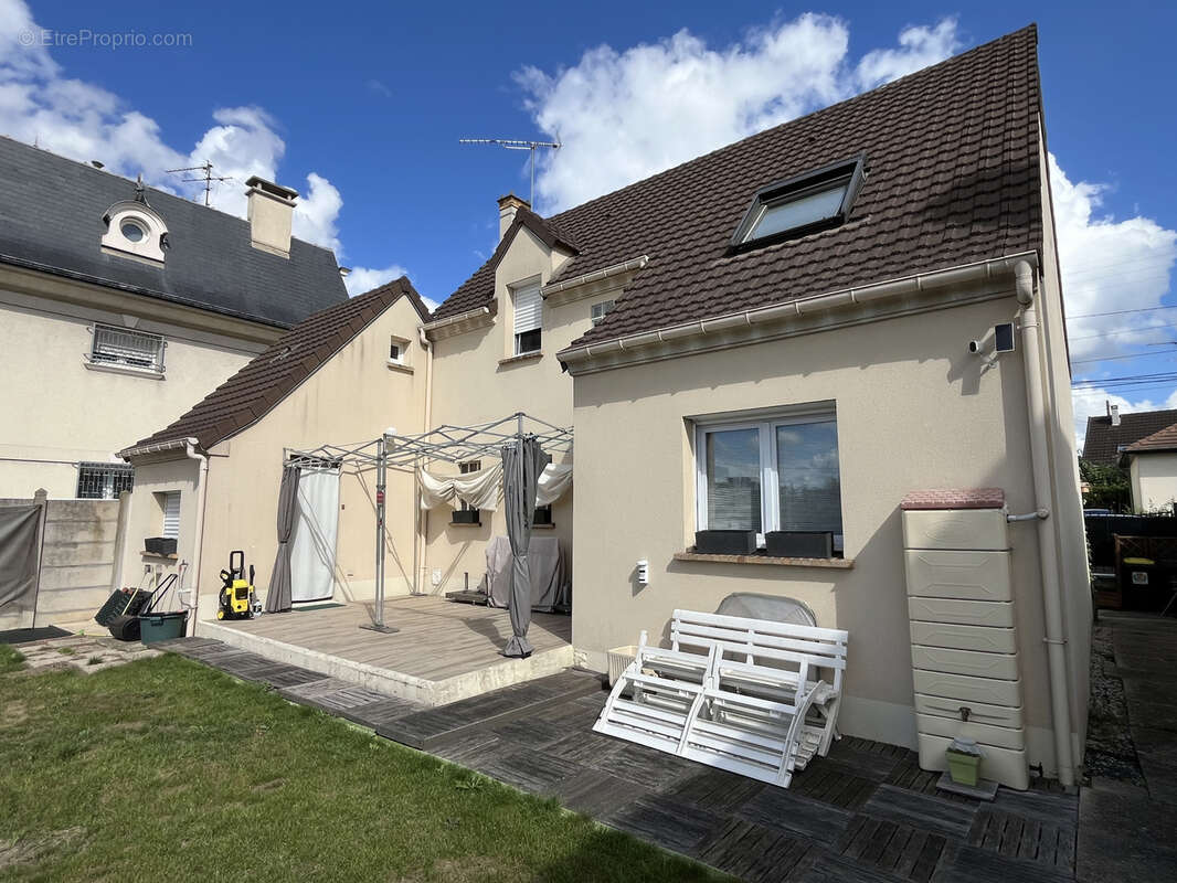 Maison à PARAY-VIEILLE-POSTE