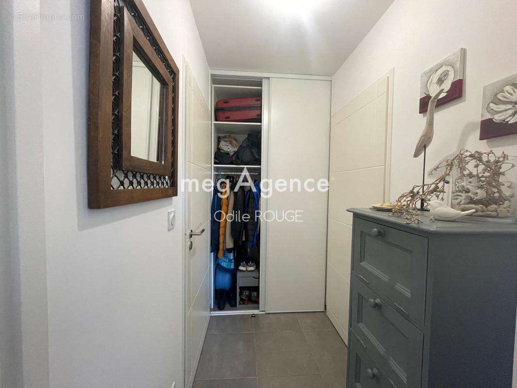 Appartement T2 avec terrasse et place de parking - photo 4
