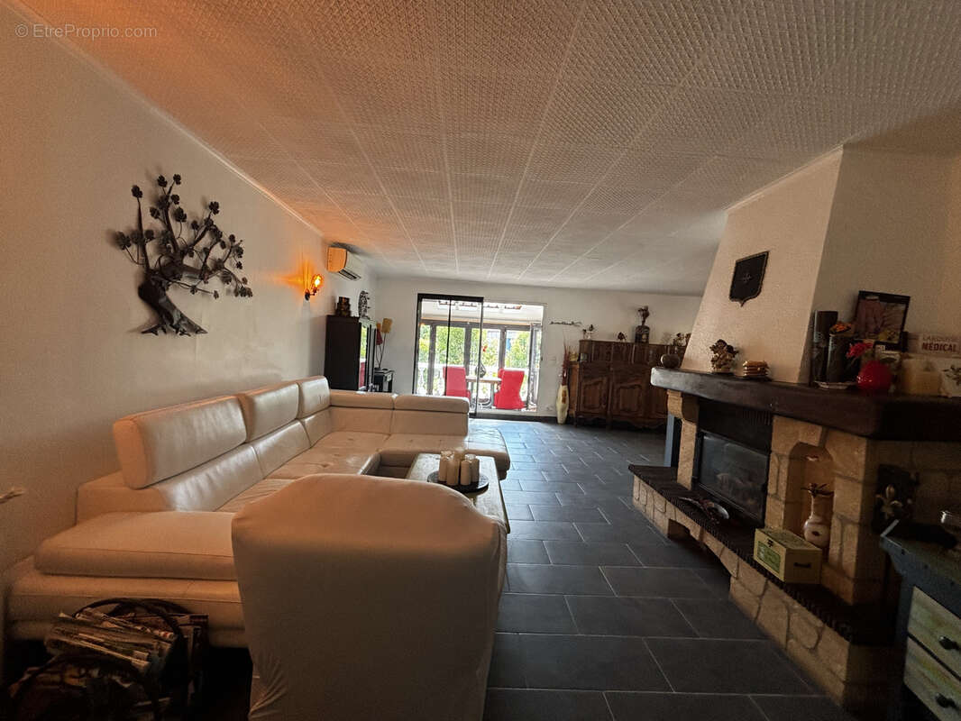Proche pezenas -  maison independante de plain pied 3 chambres terrain 1345m2 grand terrain clos - photo 7