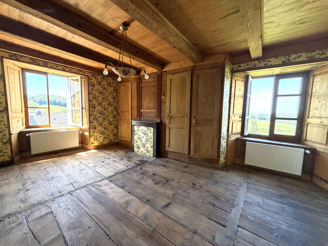 Maison à MARCENAT