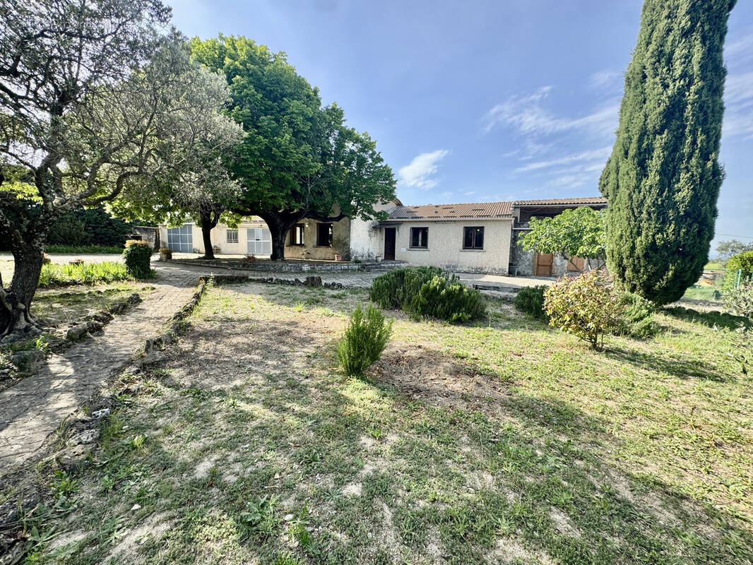 Maison à SAINTE-CECILE-LES-VIGNES