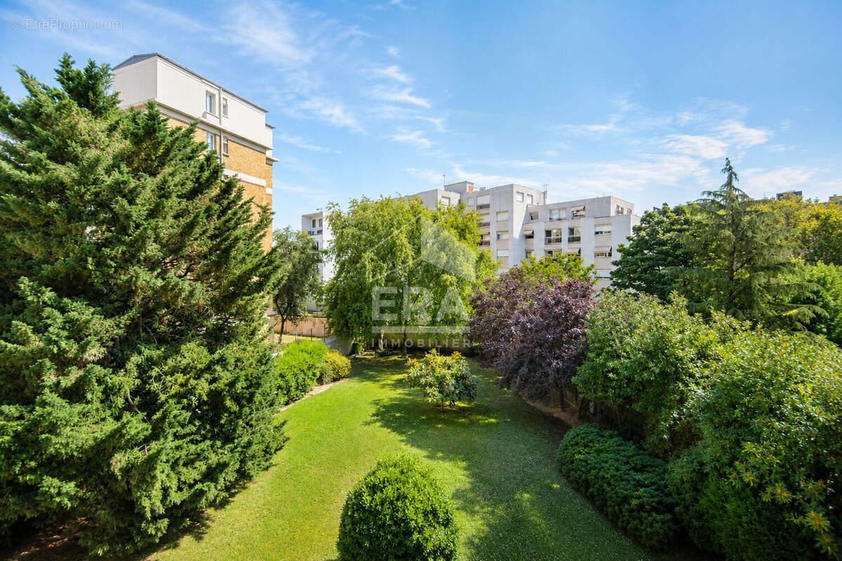 Appartement à ISSY-LES-MOULINEAUX